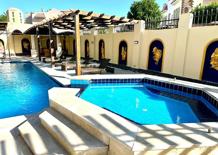 Private In Villa Gurdaka